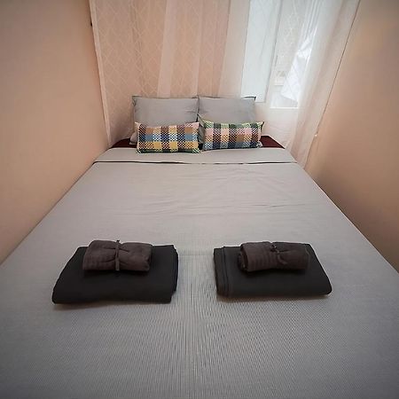 Traditional Rooms In Eixample Barcelona Exterior foto
