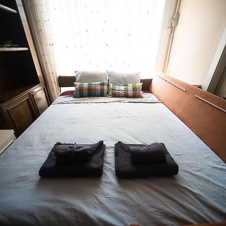 Traditional Rooms In Eixample Barcelona Exterior foto