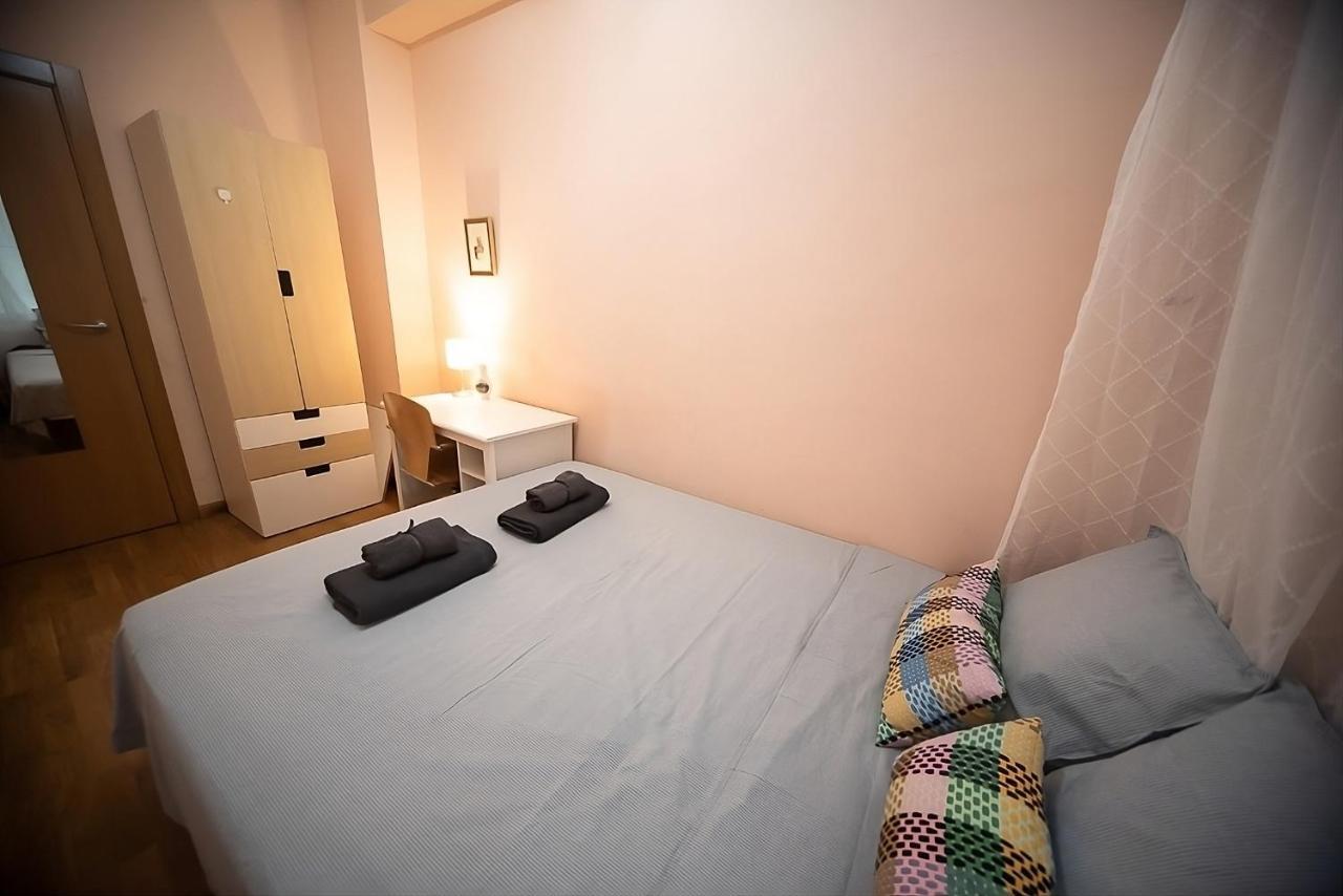 Traditional Rooms In Eixample Barcelona Exterior foto